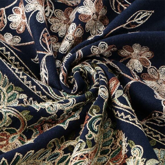 Share Embroidered Cashmere Black shawl wrap for women - Gift for her 🎄🎁 - Picture 8 of 11